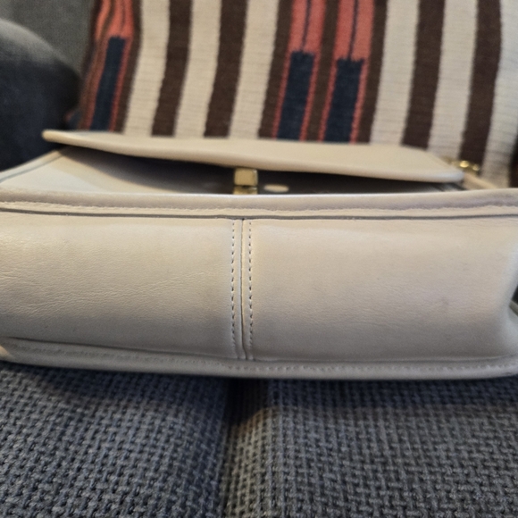 Vintage Coach Legacy Rambler in Sand - Picture 4 of 17